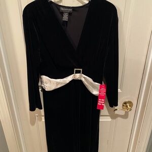 NEW WITH TAGS Connected Apparel Dress Size 16